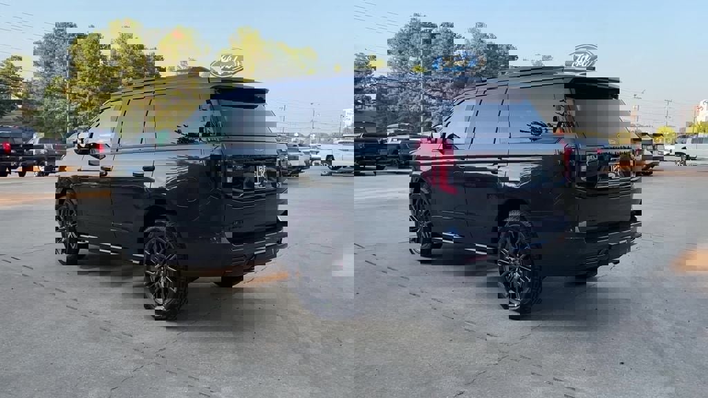 New 2025 Ford Expedition Platinum w/ Stealth Performance Package image 4