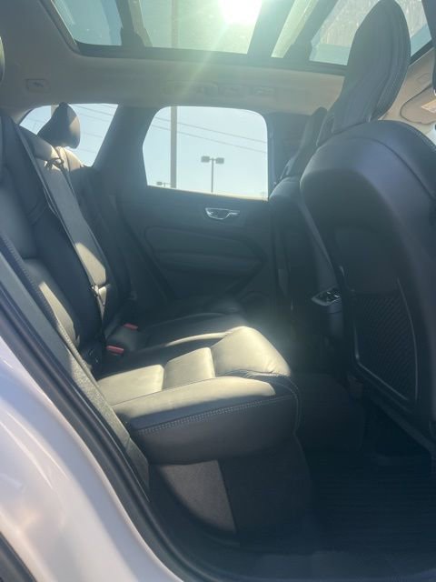 Used 2023 Volvo XC60 B5 Ultimate w/ Climate Package FWD image 28