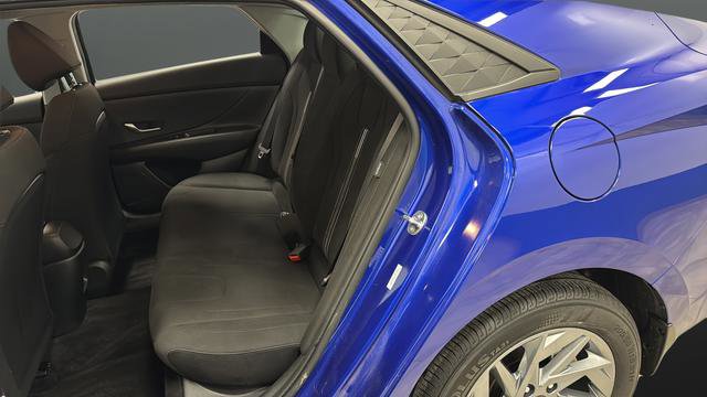 Used 2024 Hyundai Elantra SEL image 11