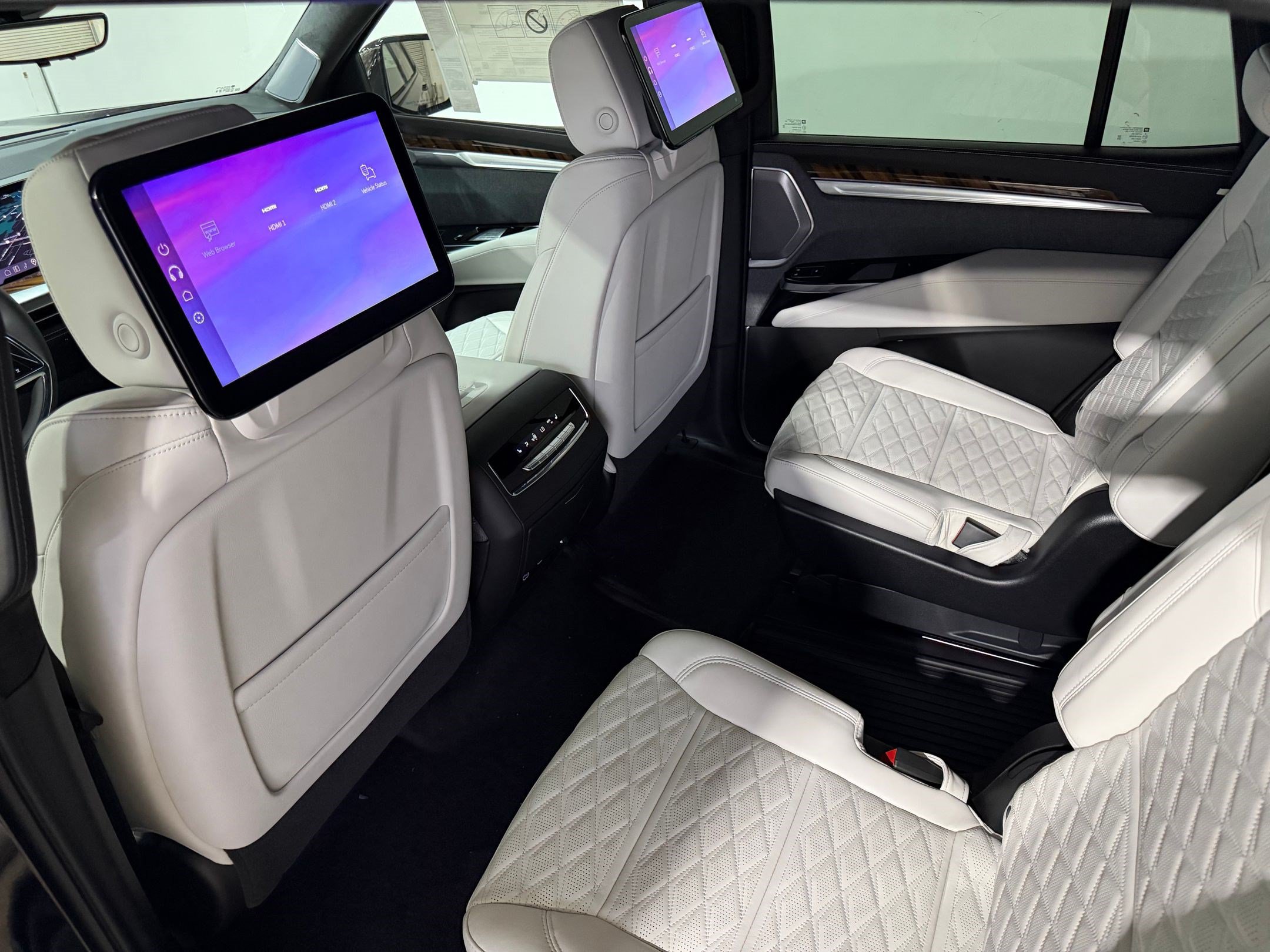 New 2026 Cadillac Escalade Platinum Sport AWD/4WD image 38