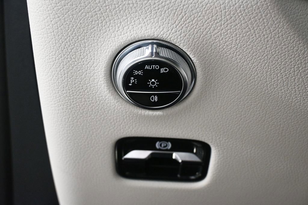 Certified 2024 Mercedes-Benz GLC 300 4MATIC image 9