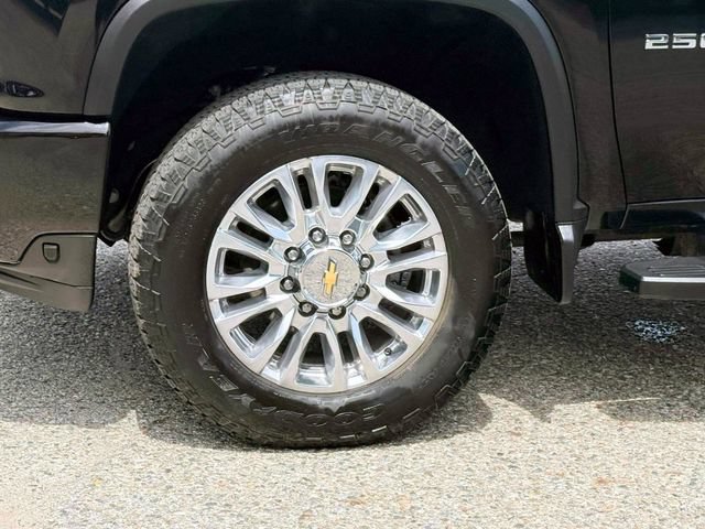 Used 2022 Chevrolet Silverado 2500 High Country AWD/4WD image 9