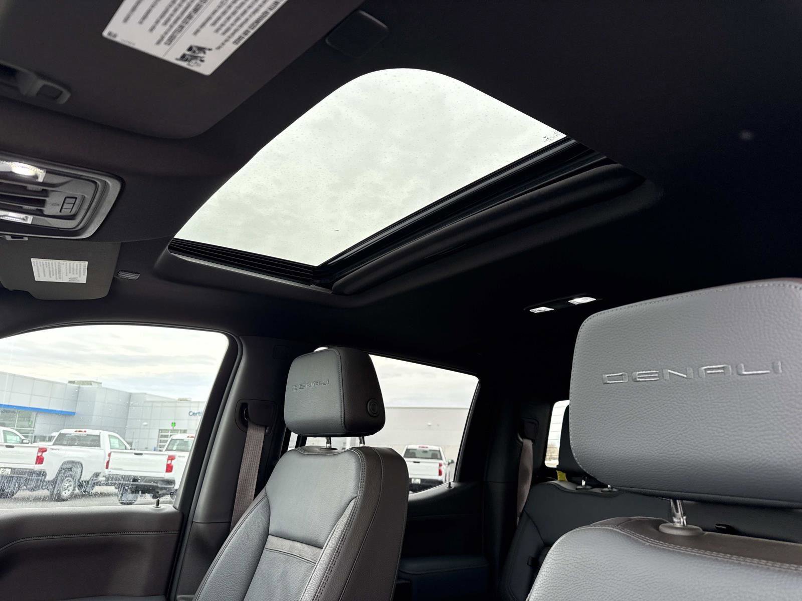 Used 2022 GMC Sierra 1500 Denali w/ Driver Alert Package II image 3