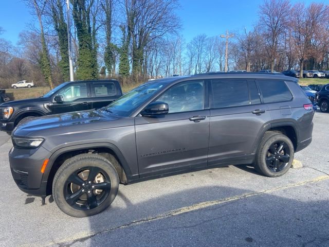 Used 2022 Jeep Grand Cherokee L Limited w/ Black Appearance Package image 1