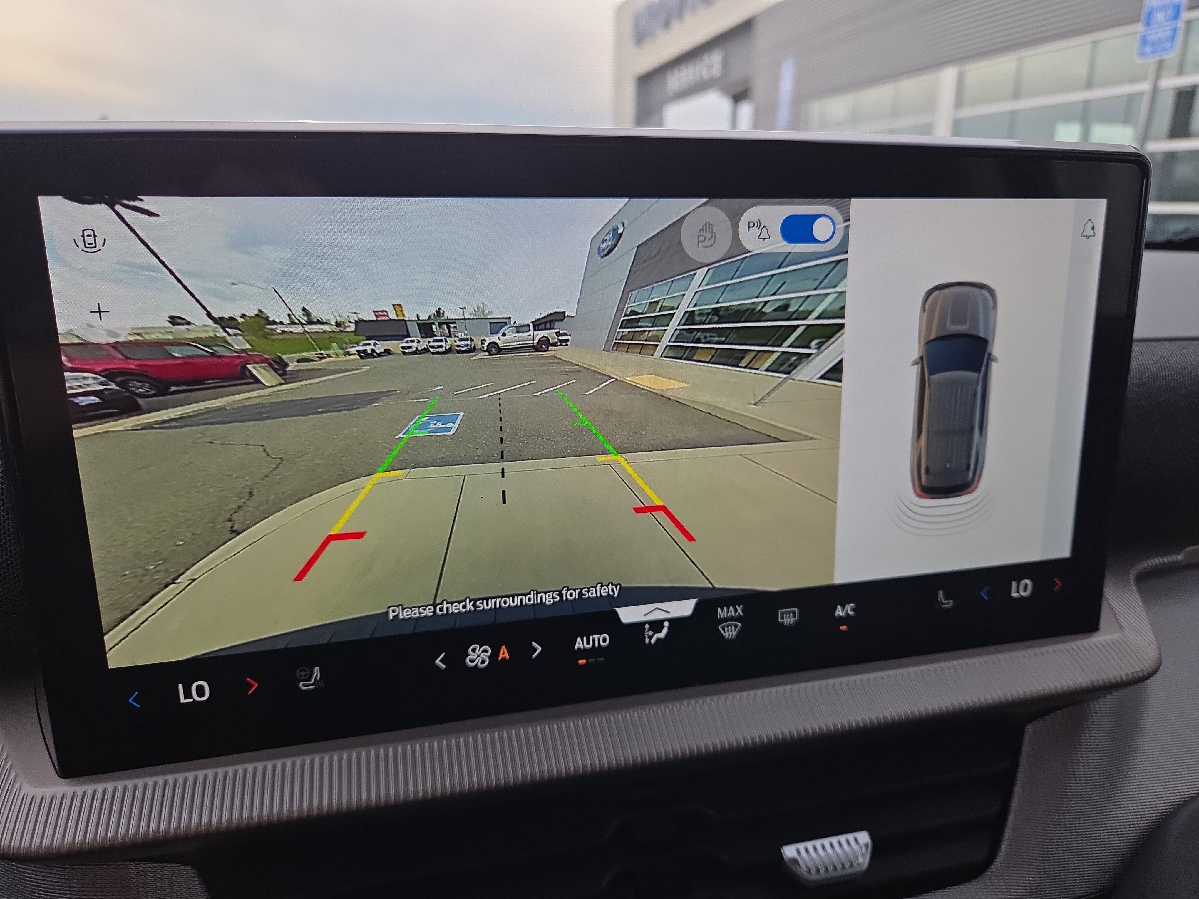 Used 2025 Ford Explorer Active w/ Active Comfort Package image 19