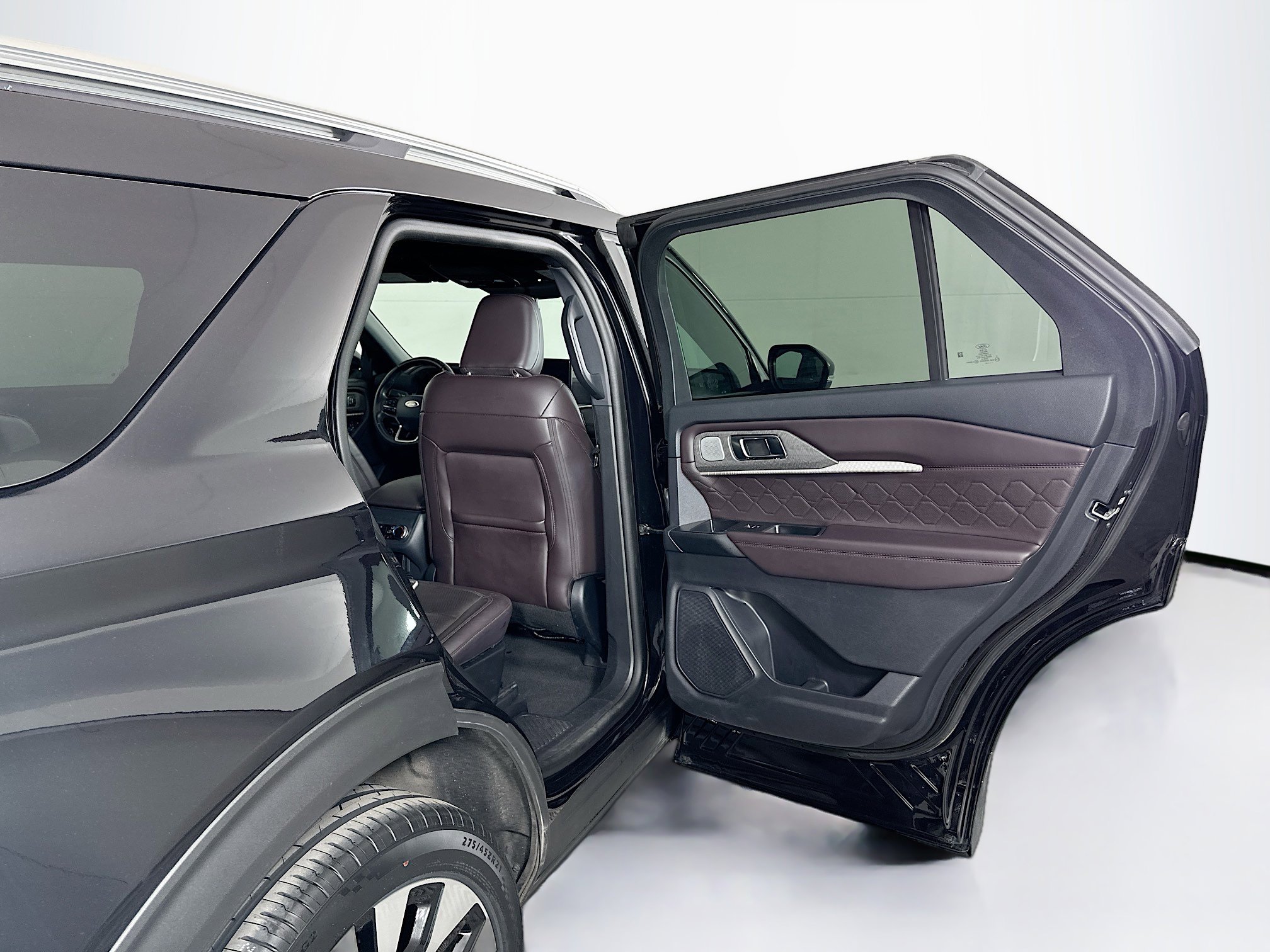 Used 2025 Ford Explorer Platinum w/ LUX Leather Package AWD/4WD image 33