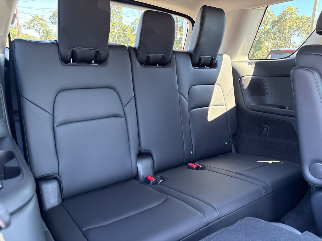 New 2026 Nissan Pathfinder Platinum FWD image 10