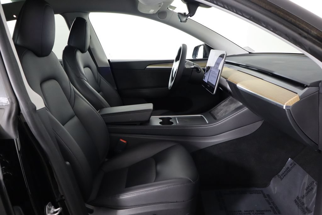 Used 2024 Tesla Model Y Long Range AWD/4WD image 16