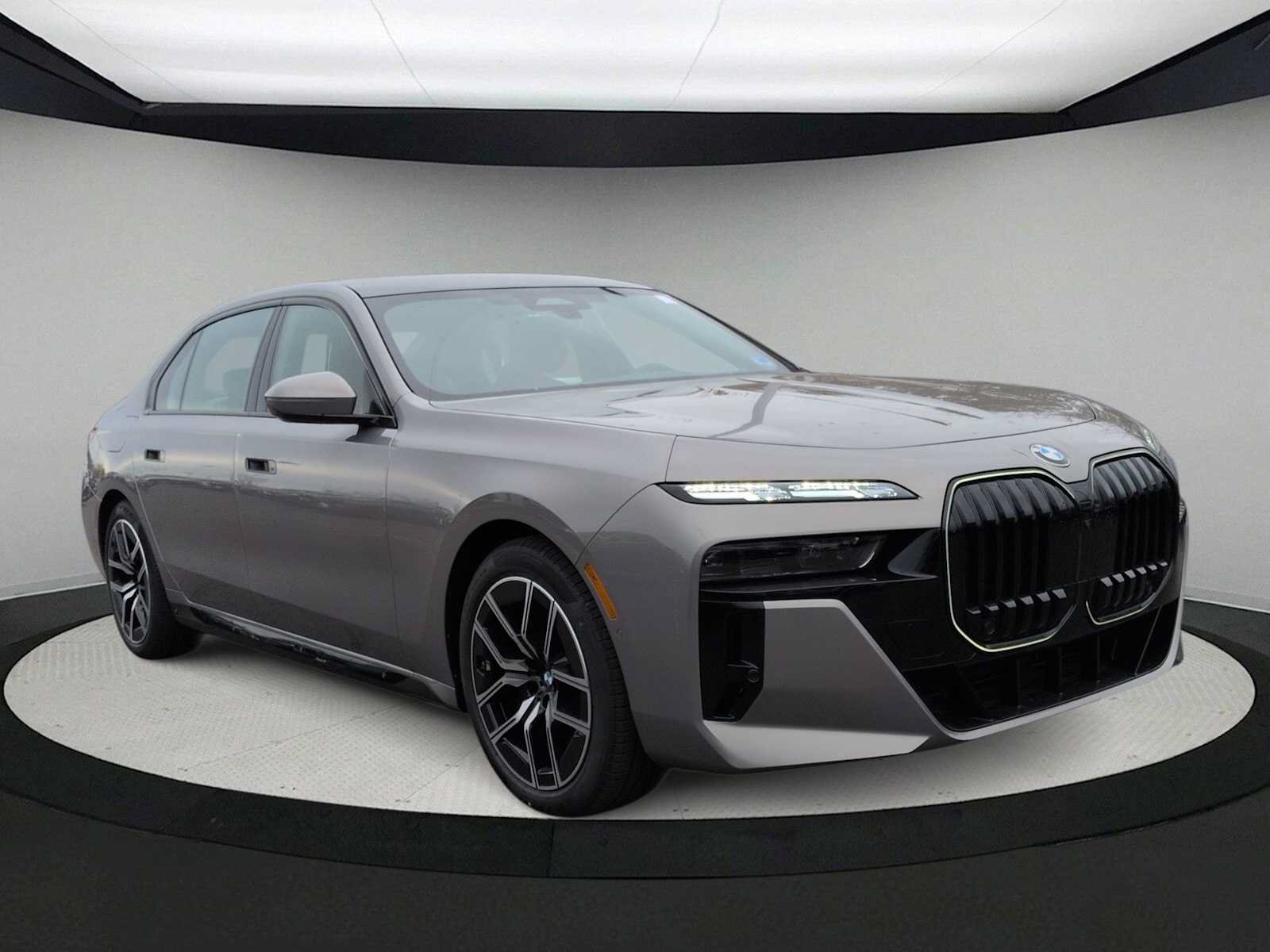 New 2026 BMW 760i xDrive w/ Executive Package AWD/4WD image 2