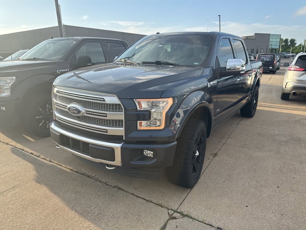 Used 2017 Ford F150 Platinum w/ Equipment Group 701A Luxury AWD/4WD image 3