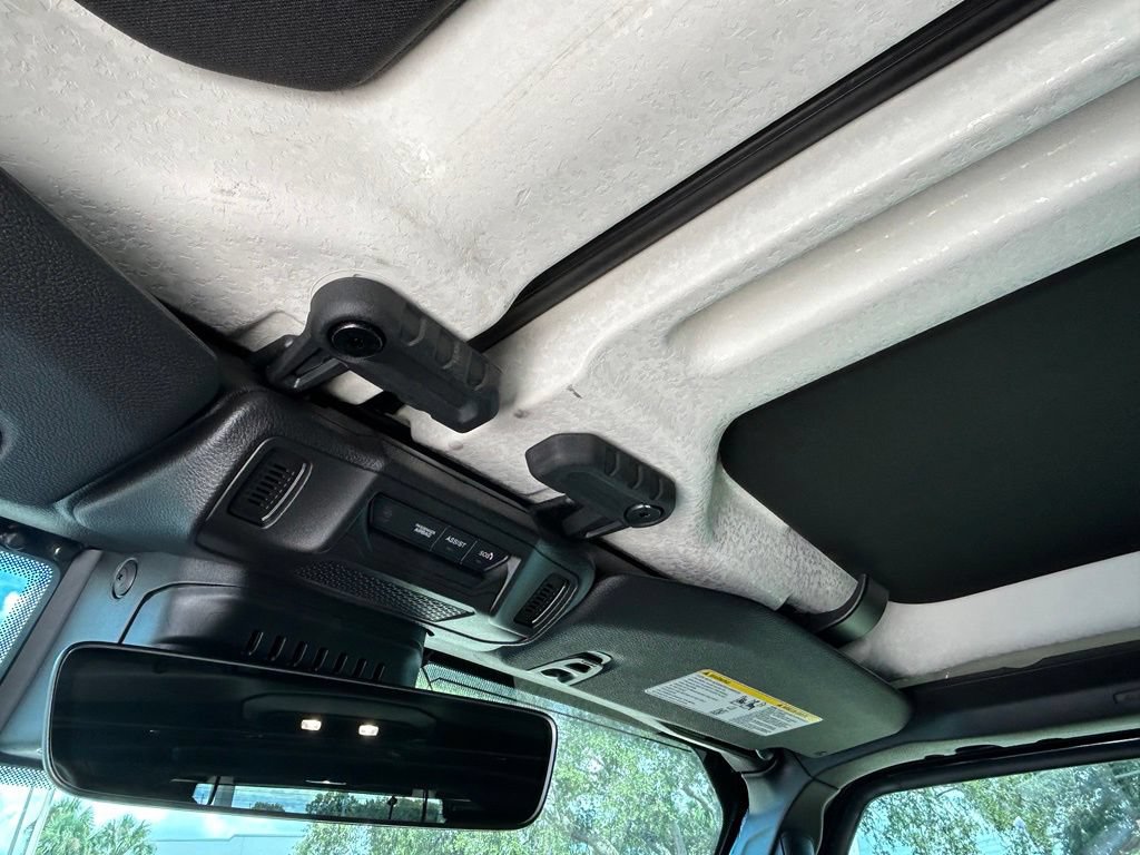 Used 2025 Jeep Wrangler Unlimited Rubicon AWD/4WD image 34
