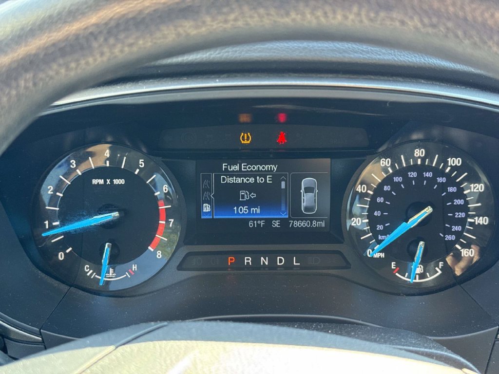 Used 2017 Ford Fusion SE FWD image 8