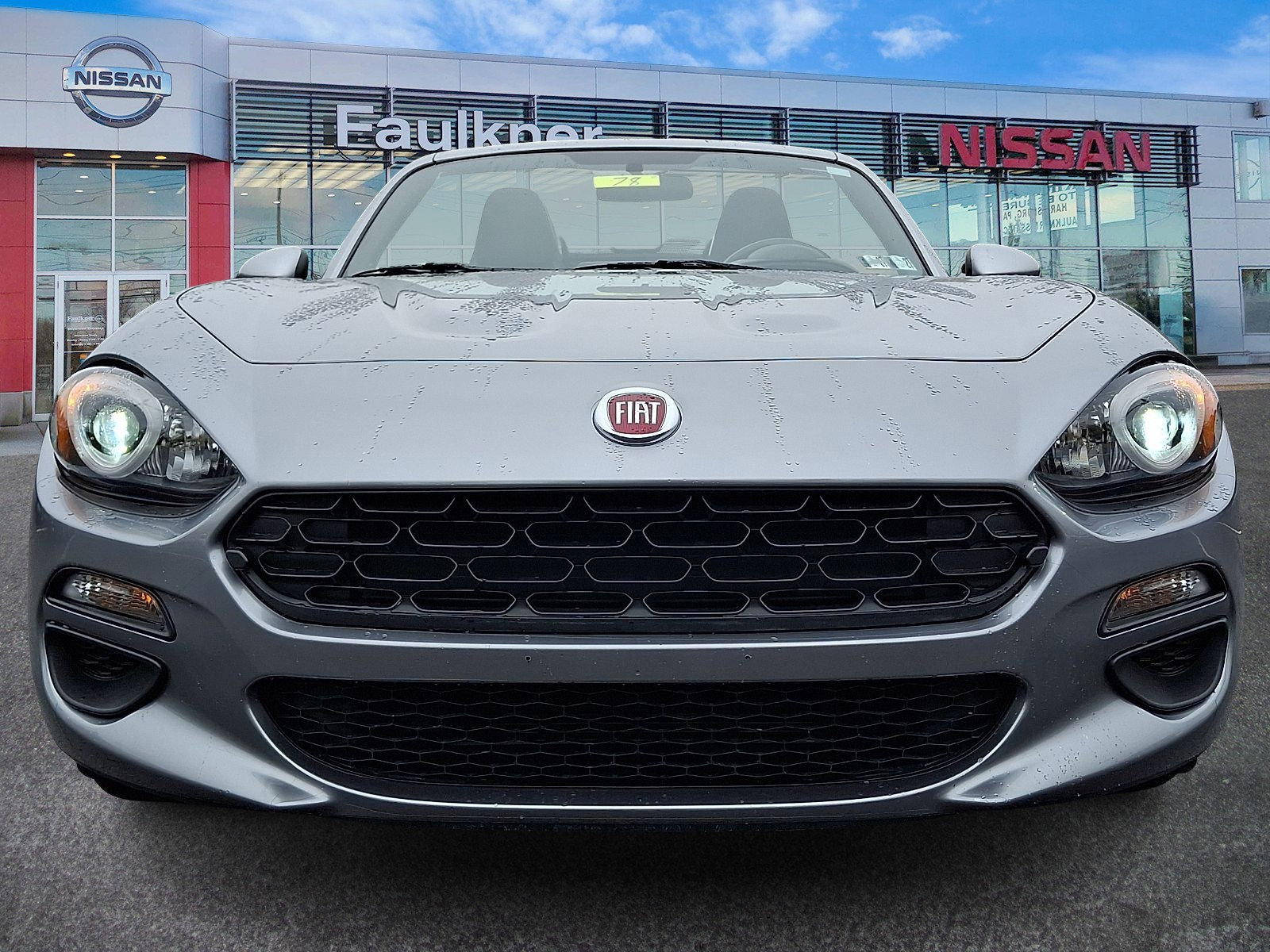 Used 2017 FIAT 124 Spider Classica RWD image 2
