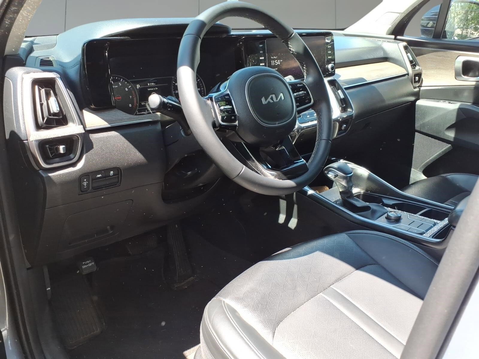 Used 2023 Kia Sorento S w/ Panoramic Sunroof Package AWD/4WD image 10