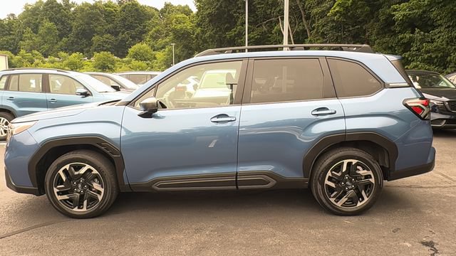 Used 2025 Subaru Forester Limited AWD/4WD image 8