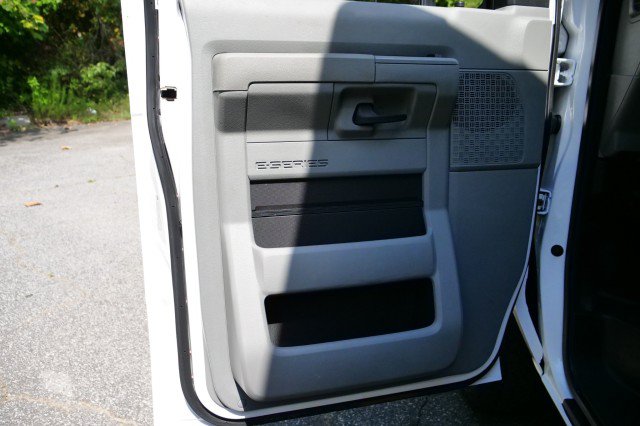 Used 2024 Ford E-450 and Econoline 450 Super Duty w/ Power Windows & Locks Group RWD image 17