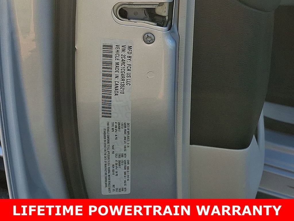 Used 2024 Chrysler Voyager LX image 28