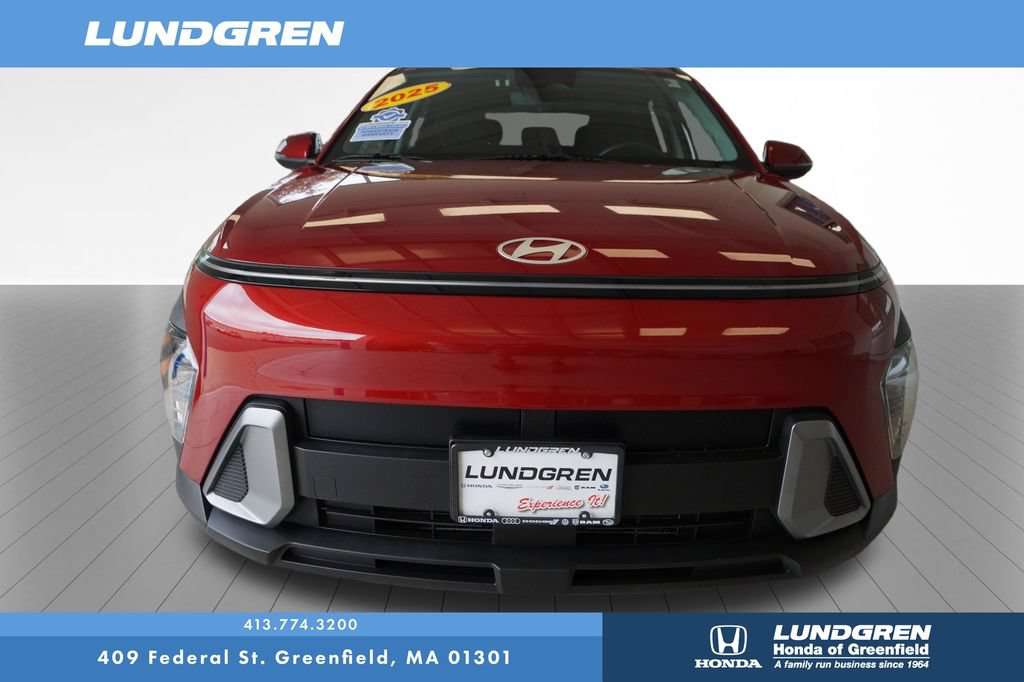 Used 2025 Hyundai Kona SEL AWD/4WD image 2