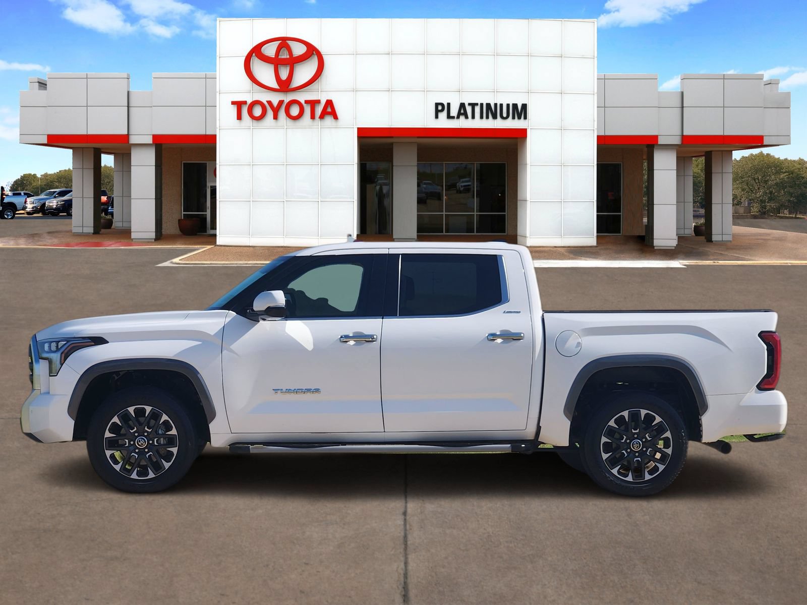 Used 2023 Toyota Tundra Limited AWD/4WD image 3