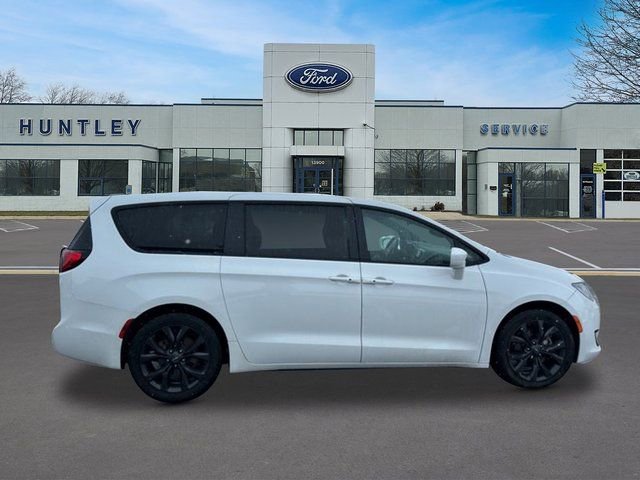 Used 2020 Chrysler Pacifica Touring w/ S Appearance Package image 5