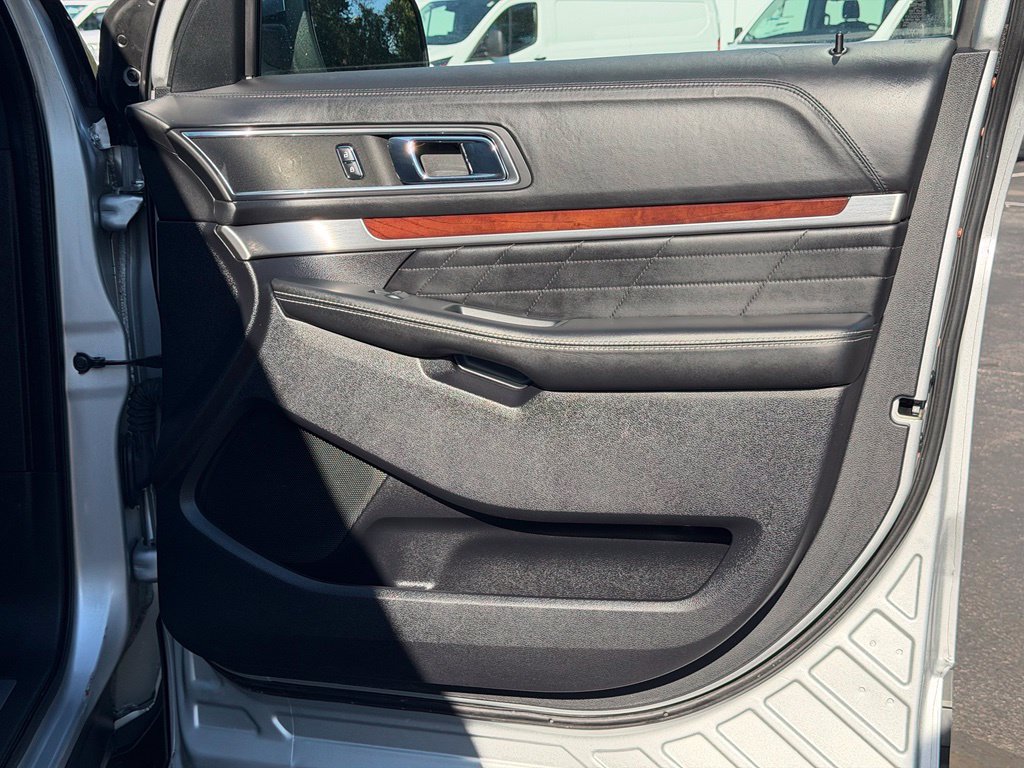 Certified 2019 Ford Explorer Platinum AWD/4WD image 28