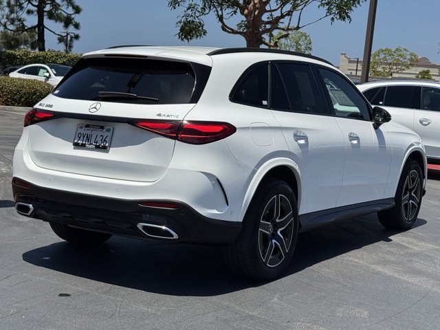 Used 2025 Mercedes-Benz GLC 300 4MATIC image 11