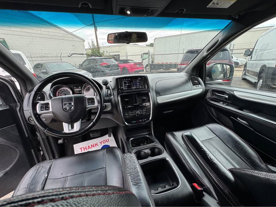 Used 2015 Dodge Grand Caravan R/T image 8
