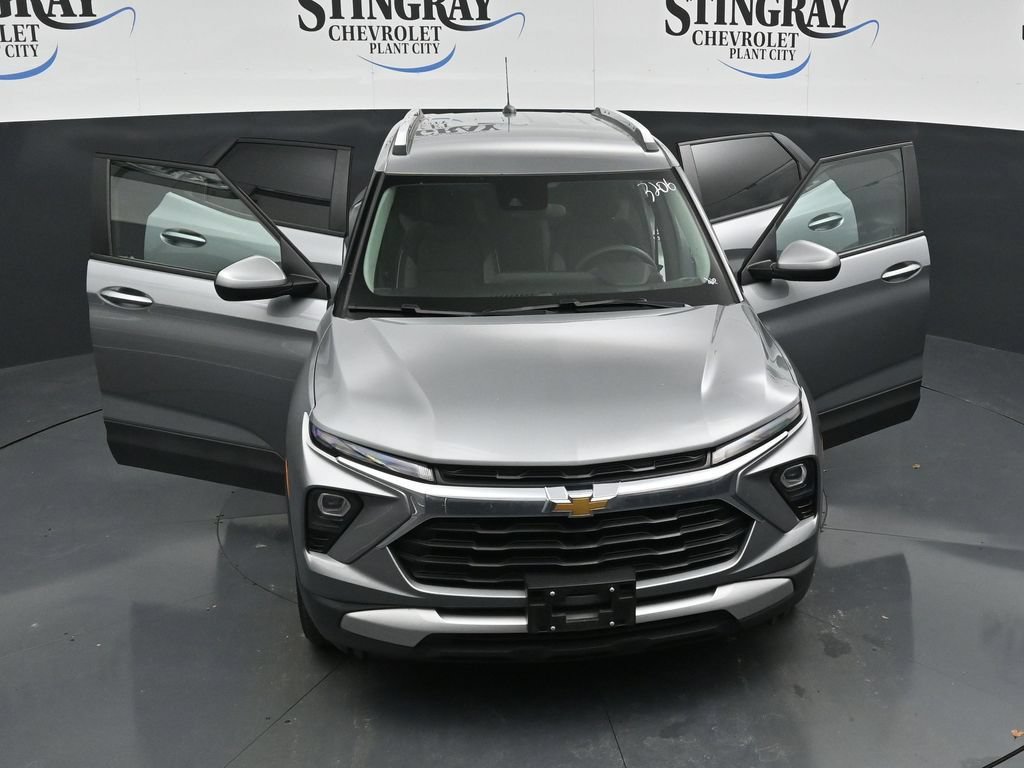 Used 2025 Chevrolet TrailBlazer LT FWD image 34