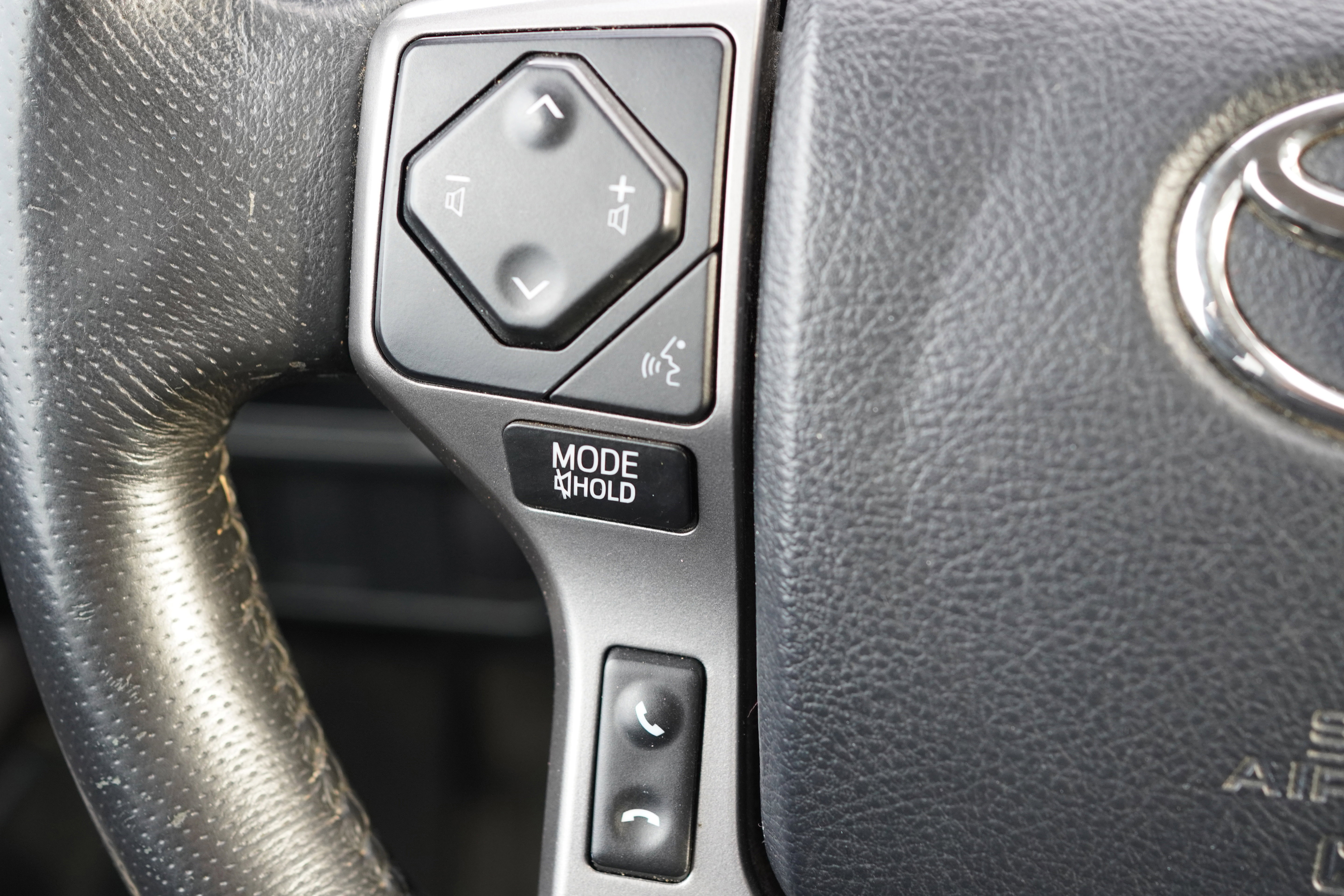 Used 2017 Toyota Tacoma SR5 image 32