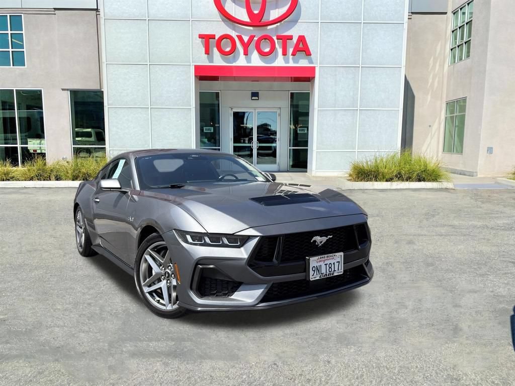 Used 2024 Ford Mustang GT RWD image 2