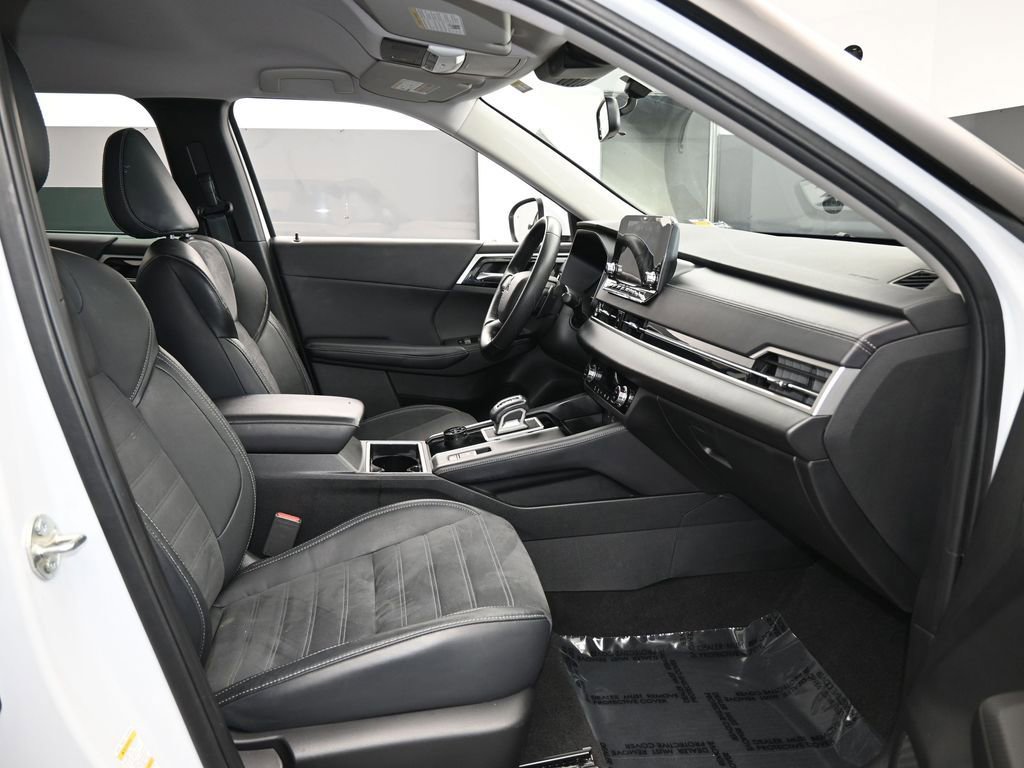 Used 2023 Mitsubishi Outlander SE image 50