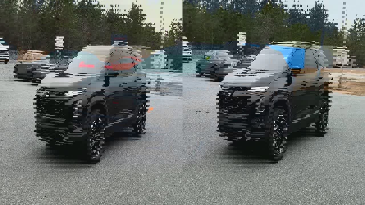 Used 2025 Chevrolet Equinox RS w/ Safety and Technology Package image 4