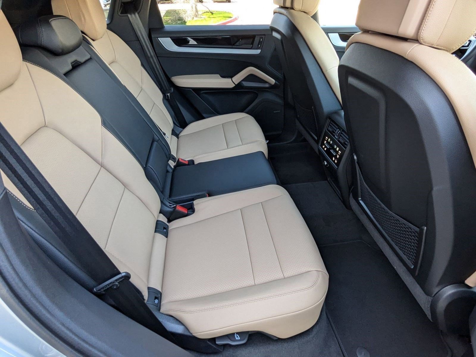 Certified 2025 Porsche Cayenne image 23