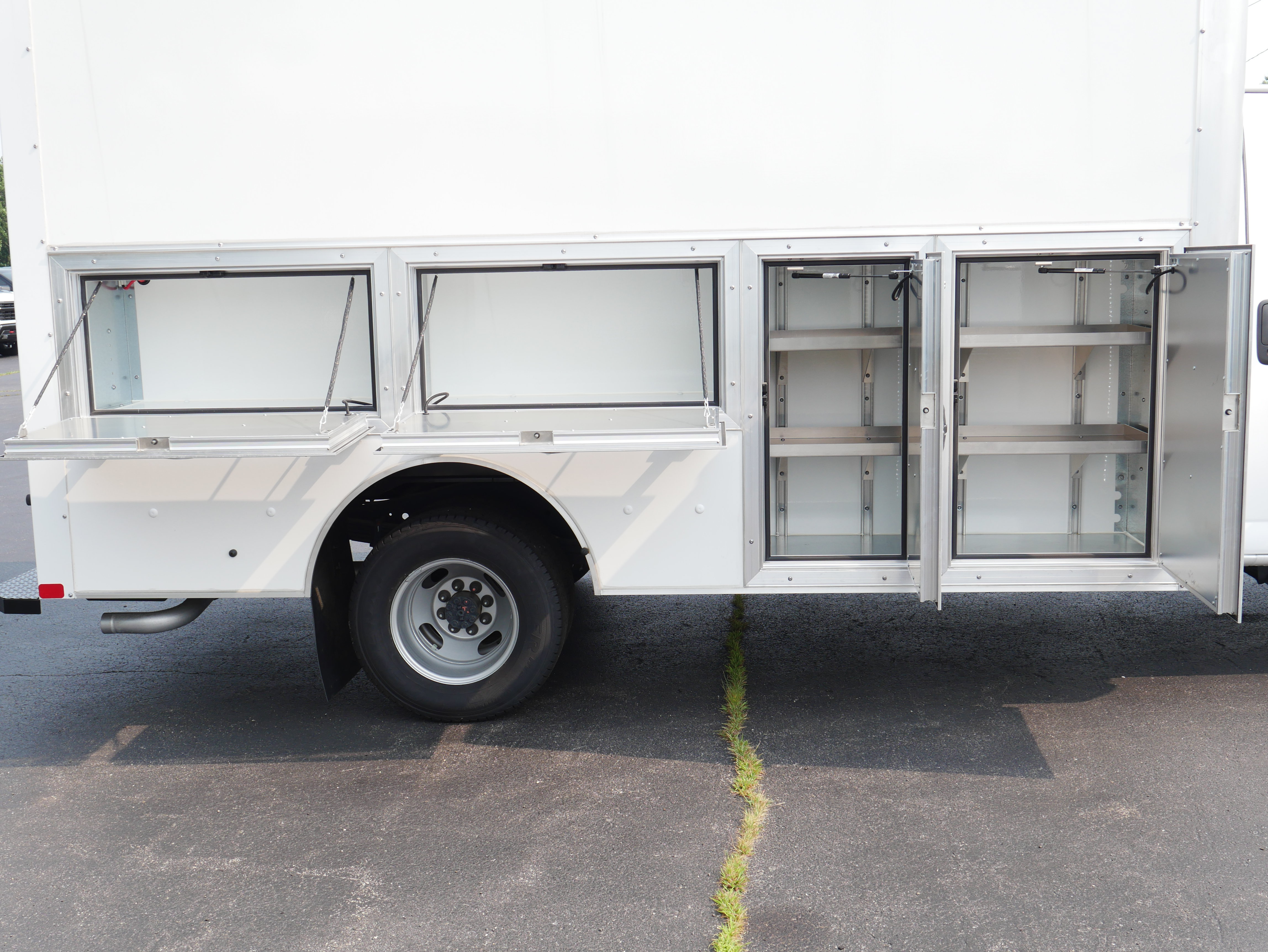 New 2025 Chevrolet Express 3500 w/ Power Convenience Package RWD image 5