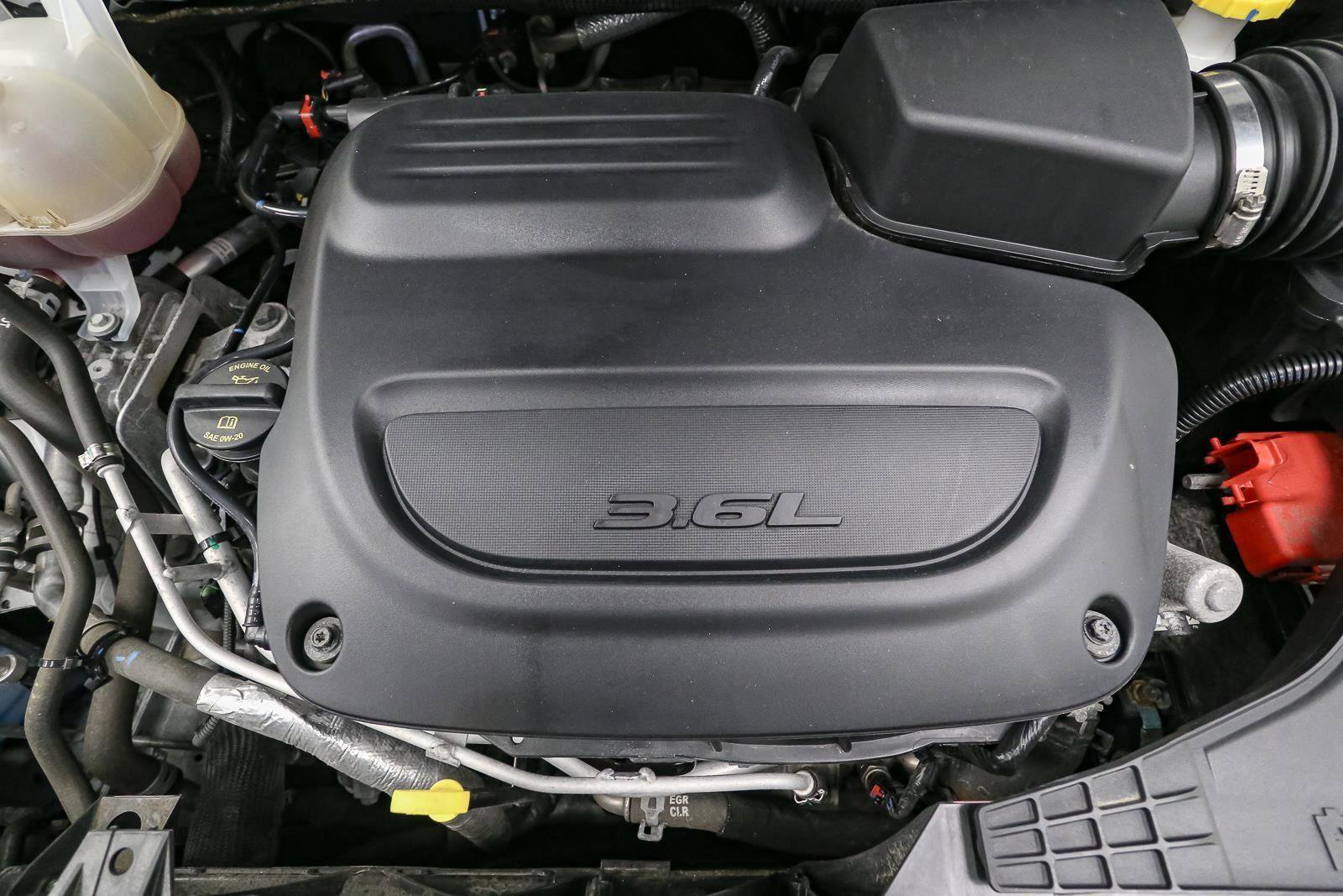 Used 2024 Chrysler Voyager LX image 14