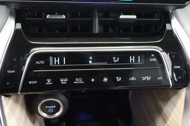 Used 2024 Toyota Venza Limited image 21