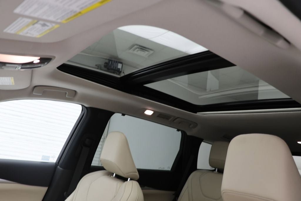 Used 2023 INFINITI QX60 Luxe w/ Performance Audio Package image 16