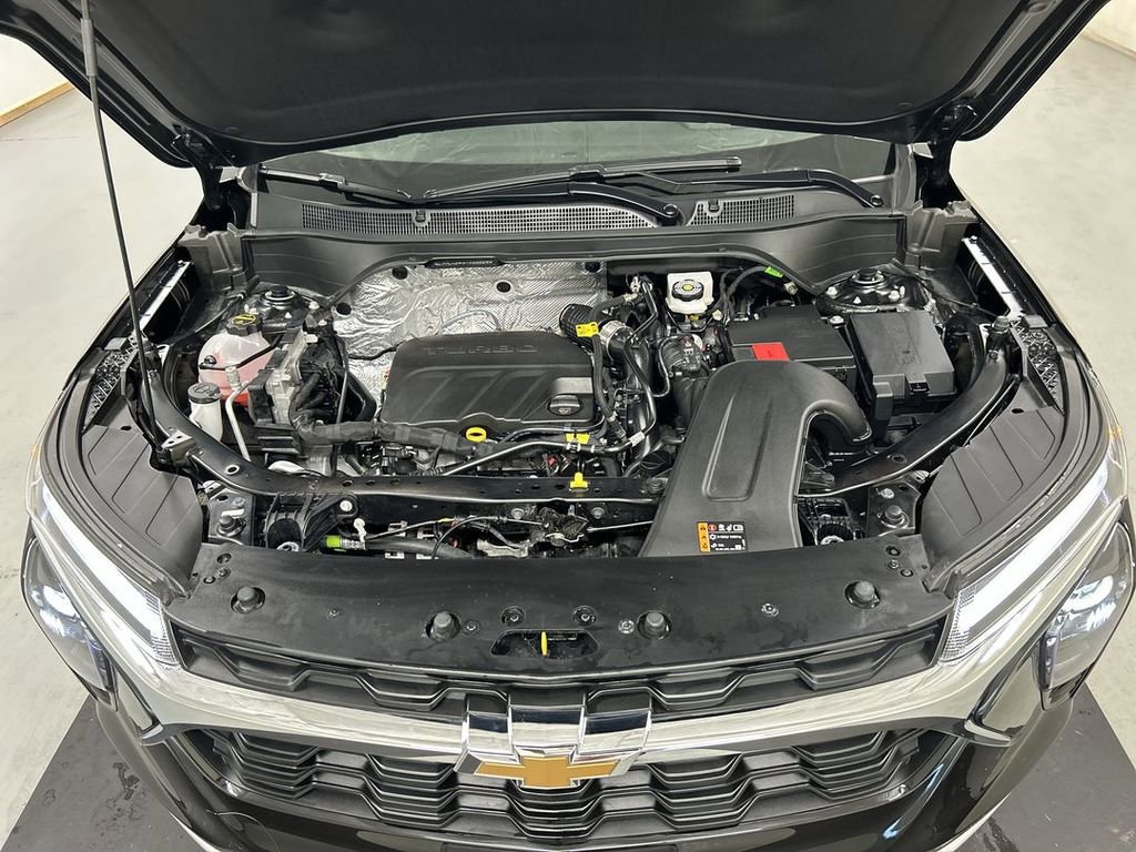 New 2026 Chevrolet Trax LT w/ Driver Confidence Package FWD image 10