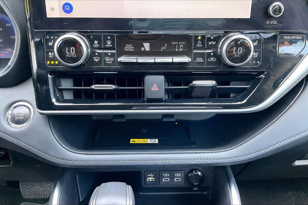 Used 2023 Toyota Highlander Platinum FWD image 20