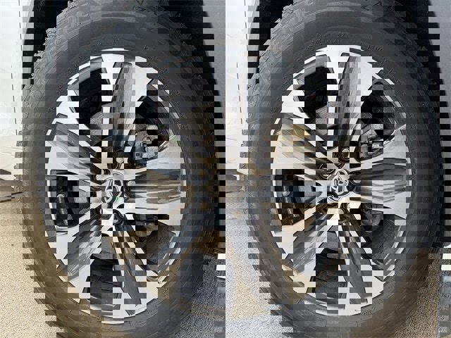 Used 2020 Toyota Highlander XLE image 10