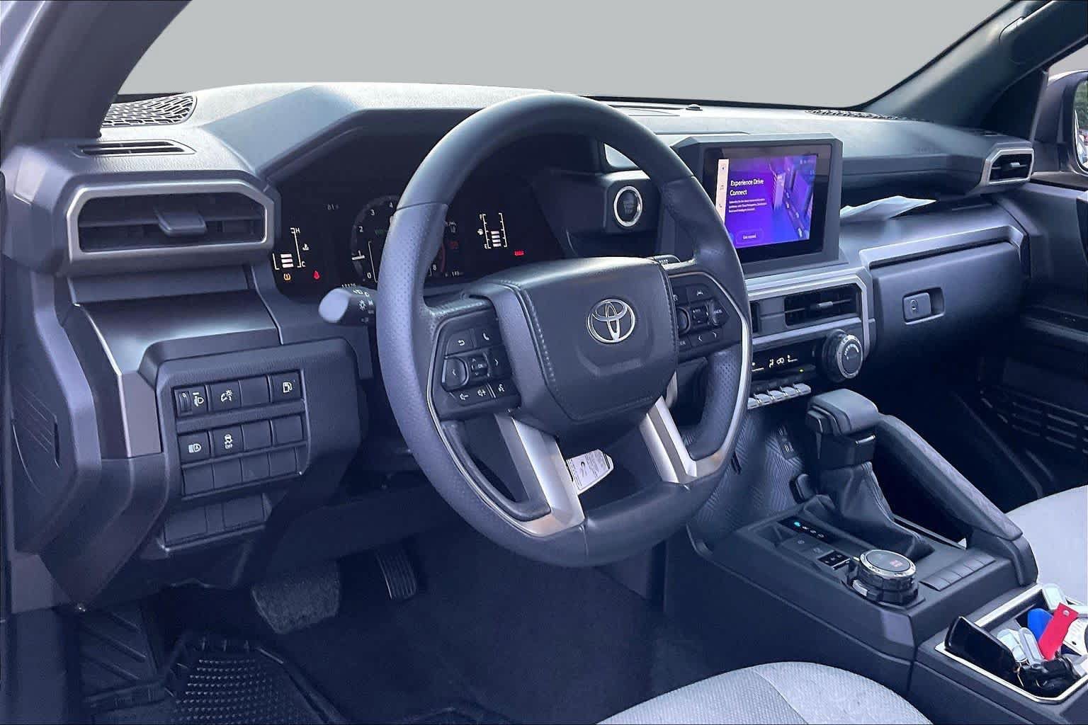 Used 2025 Toyota 4Runner SR5 AWD/4WD image 17