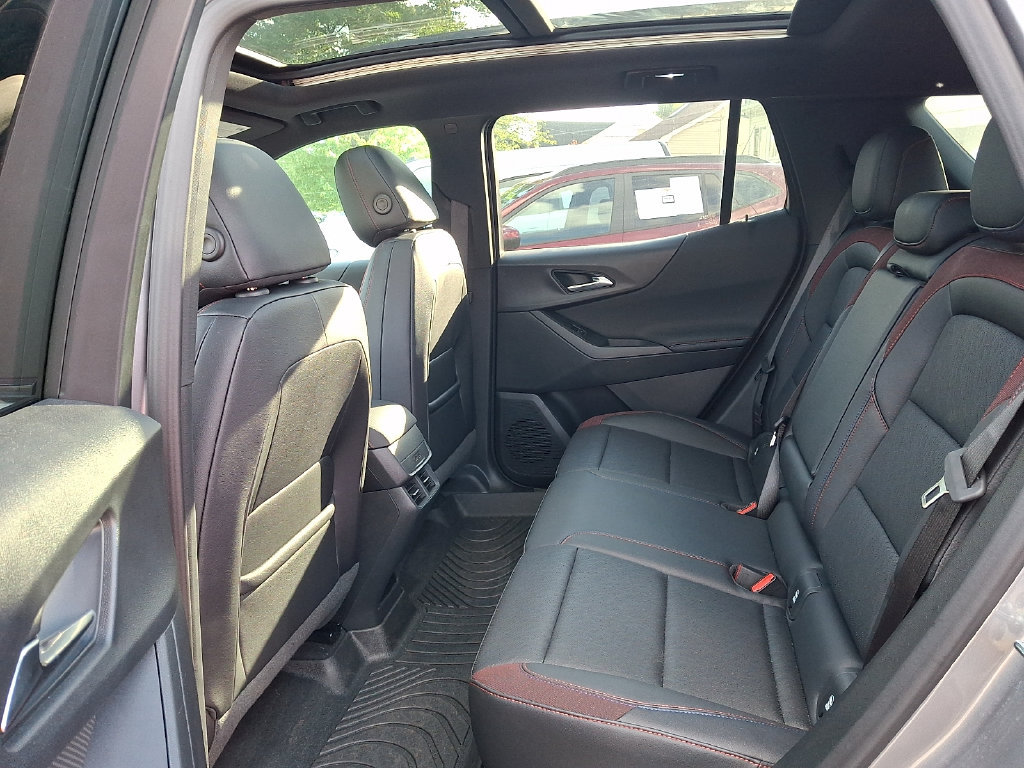 Certified 2026 Chevrolet Equinox RS FWD image 10
