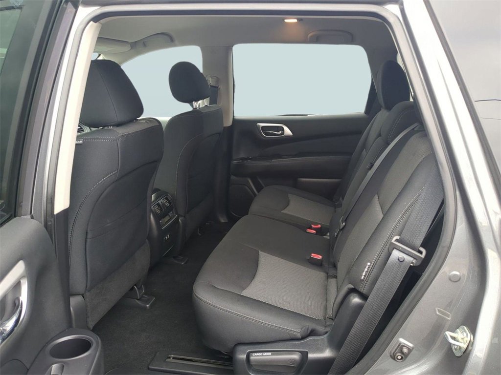 Used 2020 Nissan Pathfinder S image 22