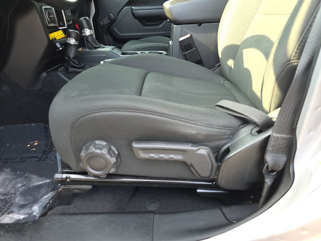 Used 2021 Jeep Wrangler Unlimited Sport AWD/4WD image 27