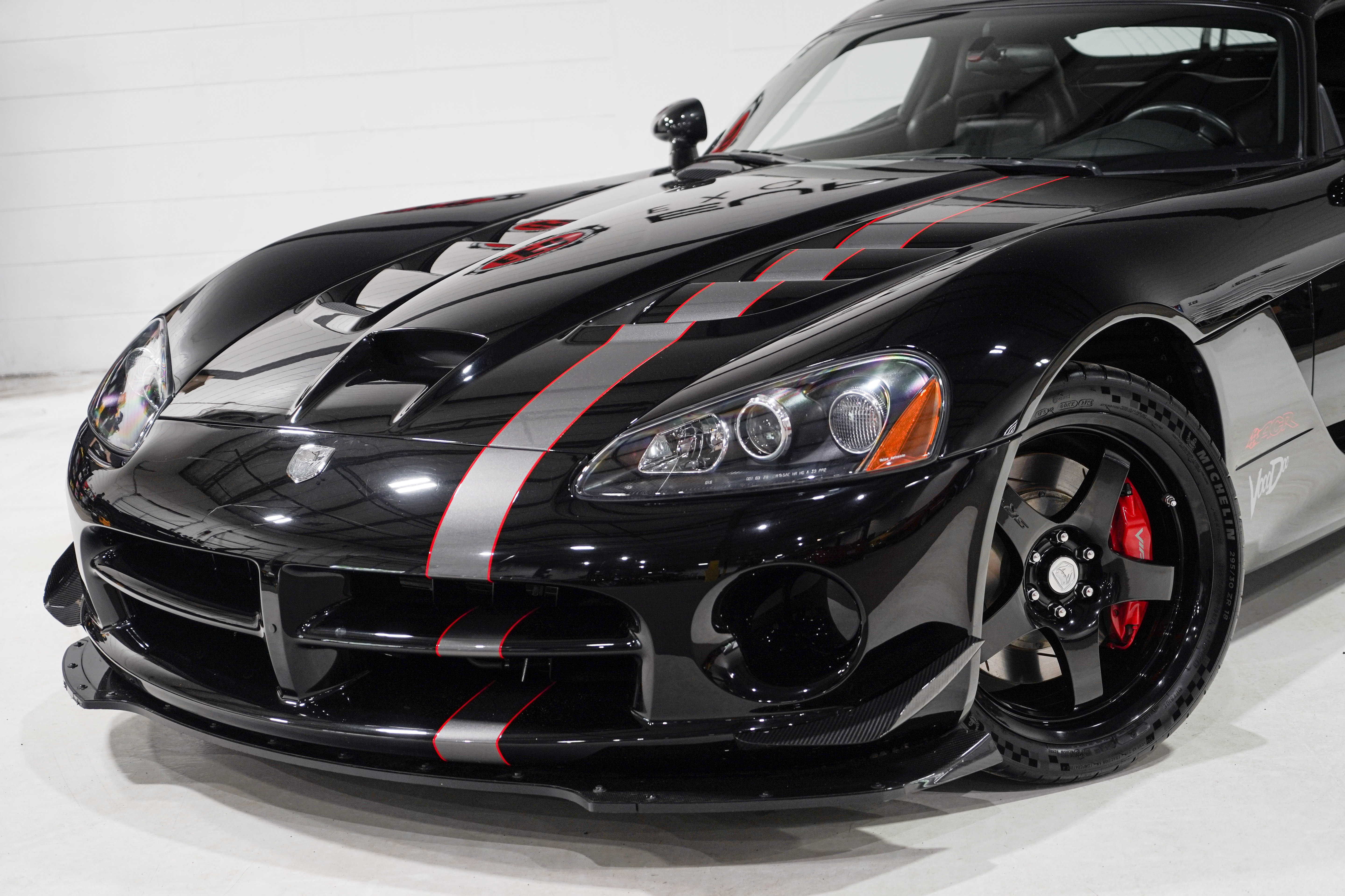 Used 2010 Dodge Viper ACR RWD image 31