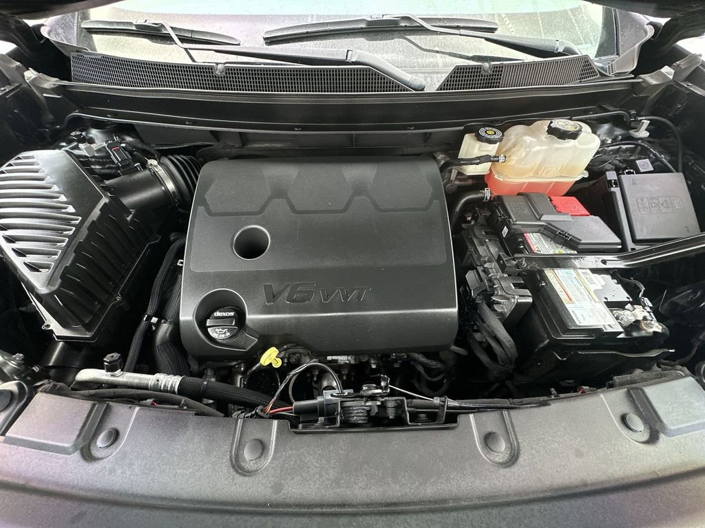 Used 2022 Chevrolet Traverse RS image 25