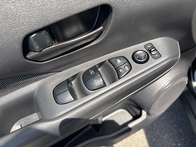 Used 2020 Nissan Kicks S FWD image 10