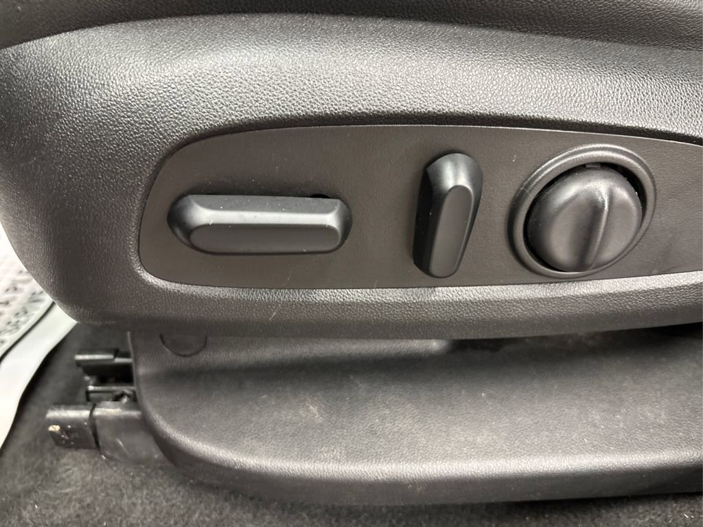 Used 2019 Chevrolet Blazer LT w/ Sun and Wheels Package image 42