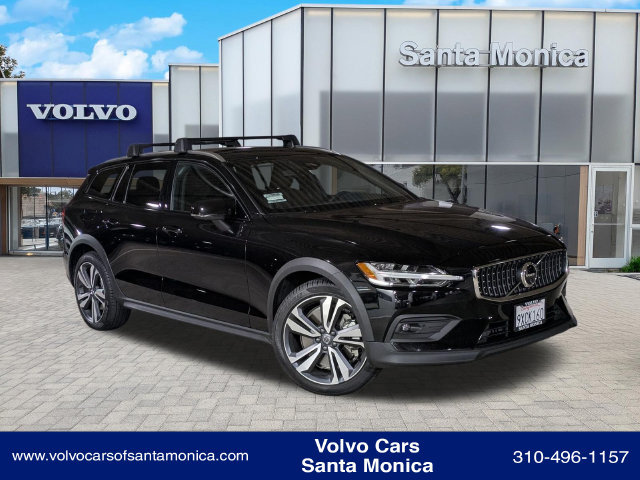 New 2026 Volvo V60 B5 Cross Country Plus w/ Climate Package