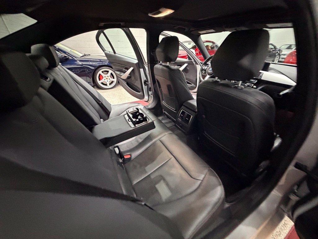 Used 2018 BMW 328d xDrive Sedan AWD/4WD image 26